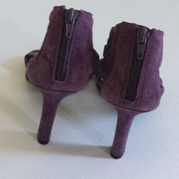 STEVE MADDEN HEELS - Picture 3 of 5